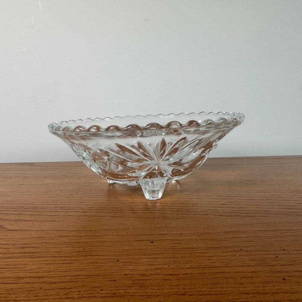 Vintage Anchor Hocking Precut Star of David Footed Serving‎ Candy Bowl